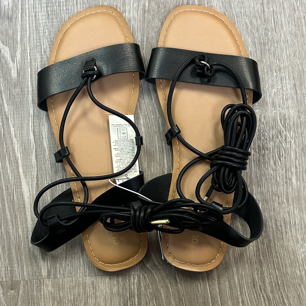 NWT Old Navy Black Lace Up Sandals